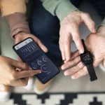 Artikel tidak sekadar menjelaskan berapa detak jantung normal, tetapi mengajarkan pembaca apa yang sebenarnya bisa dan tidak bisa disimpulkan dari data smartwatch